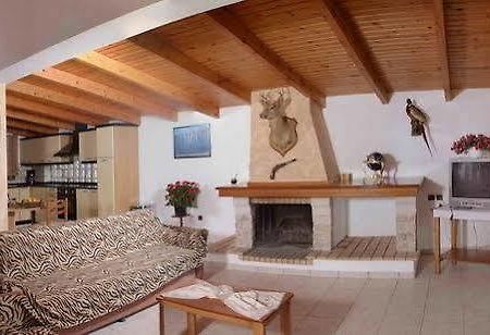 Karavanos Apartments Agioi Apostoli  Dış mekan fotoğraf
