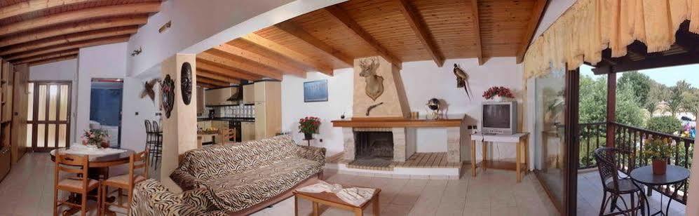 Karavanos Apartments Agioi Apostoli  Dış mekan fotoğraf